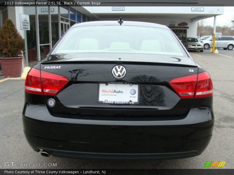 Black / Cornsilk Beige 2013 Volkswagen Passat 2.5L SE