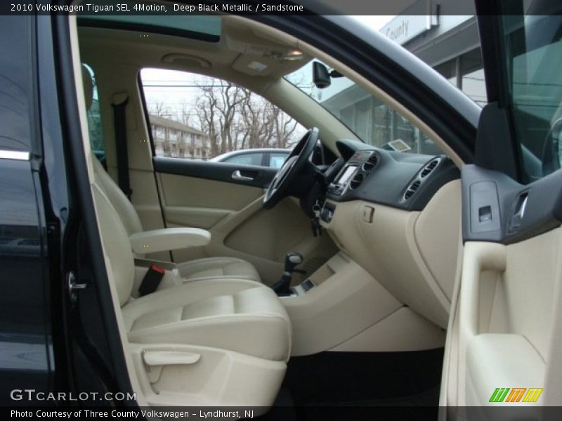 Deep Black Metallic / Sandstone 2010 Volkswagen Tiguan SEL 4Motion