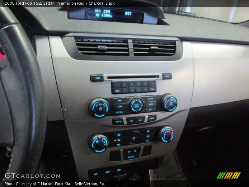 Controls of 2008 Focus SES Sedan