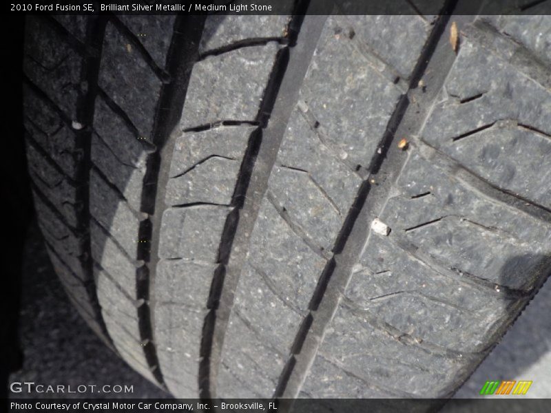 Brilliant Silver Metallic / Medium Light Stone 2010 Ford Fusion SE
