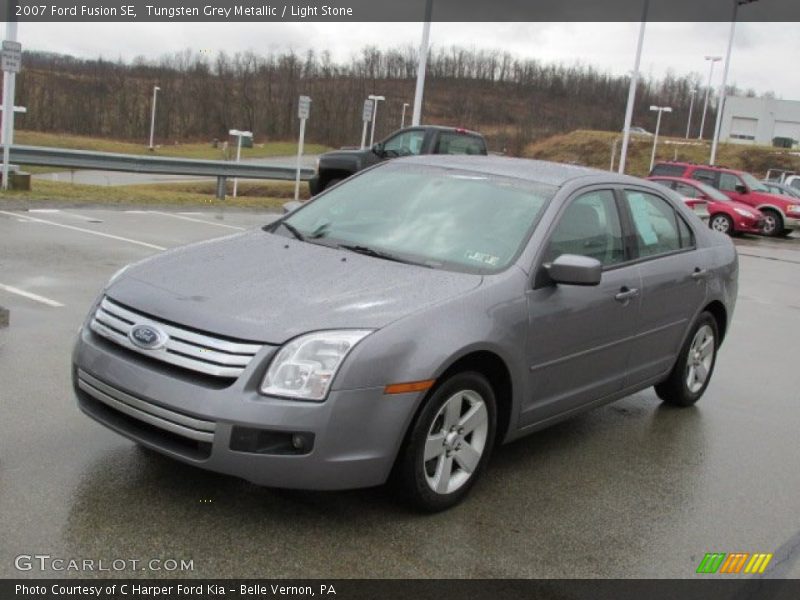 Front 3/4 View of 2007 Fusion SE
