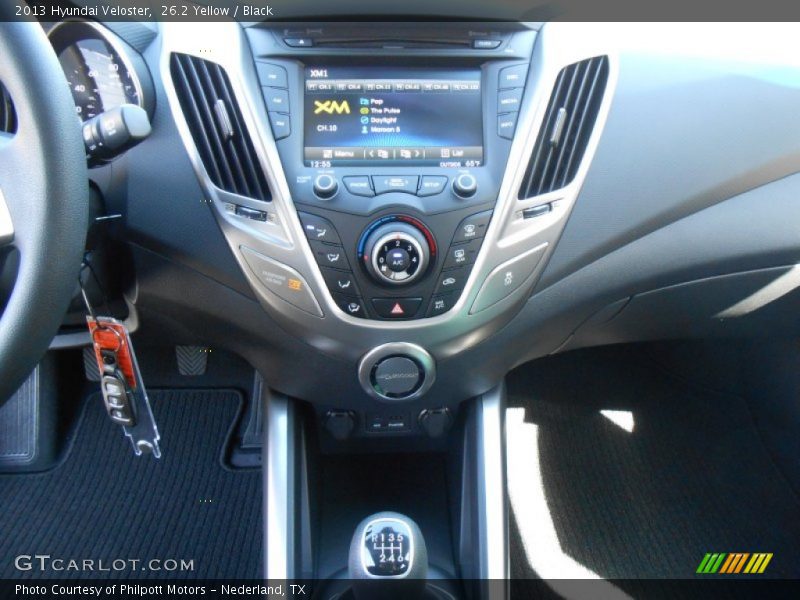 26.2 Yellow / Black 2013 Hyundai Veloster