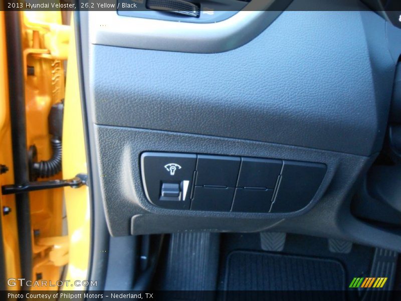 26.2 Yellow / Black 2013 Hyundai Veloster
