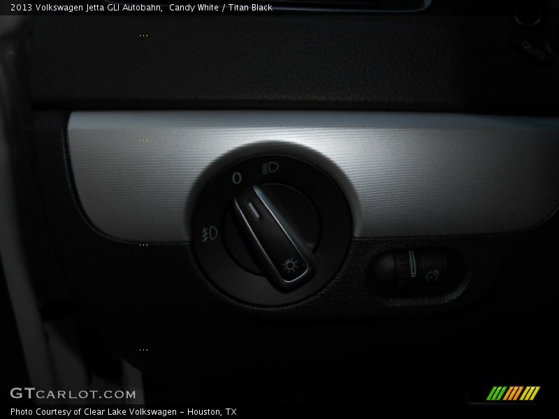 Candy White / Titan Black 2013 Volkswagen Jetta GLI Autobahn