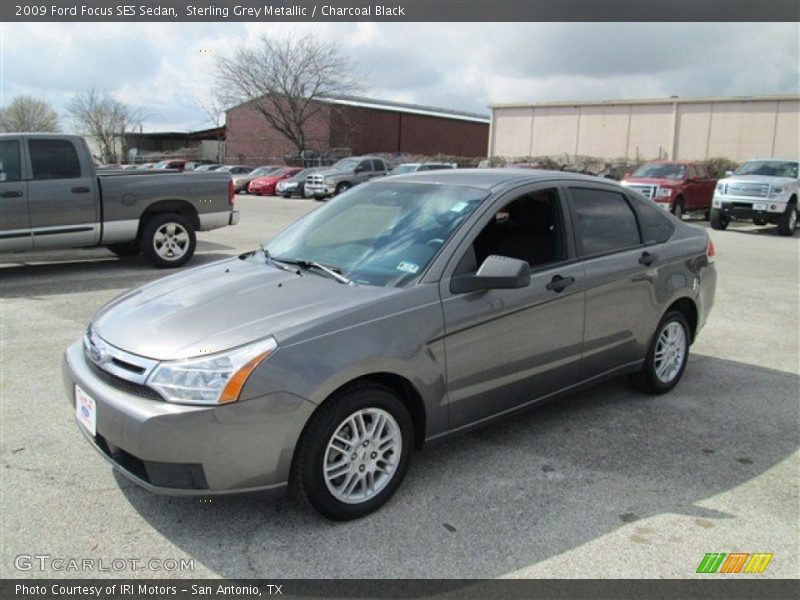 Sterling Grey Metallic / Charcoal Black 2009 Ford Focus SES Sedan