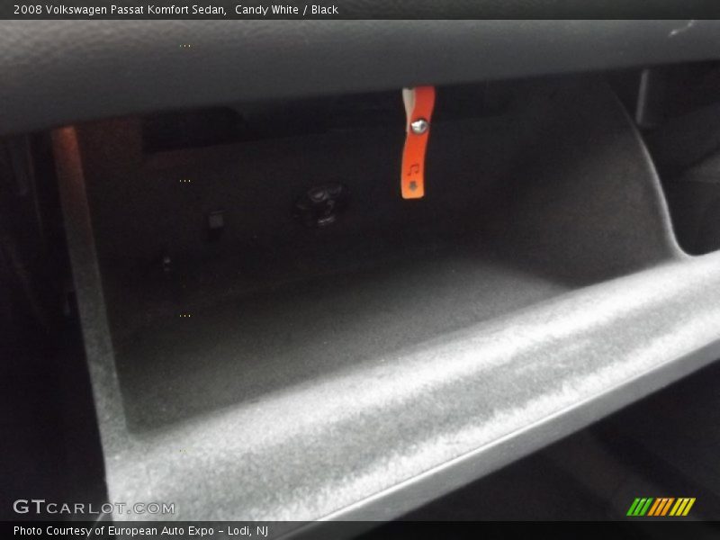 Candy White / Black 2008 Volkswagen Passat Komfort Sedan