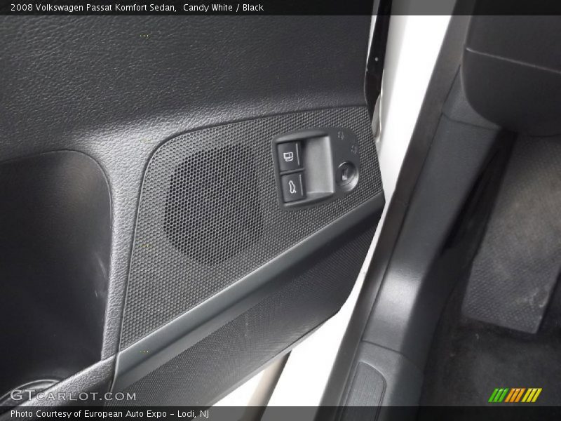 Candy White / Black 2008 Volkswagen Passat Komfort Sedan