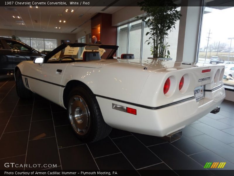 White / Red 1987 Chevrolet Corvette Convertible