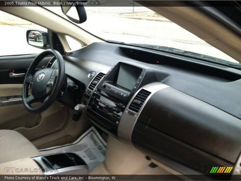 Black / Ivory/Brown 2005 Toyota Prius Hybrid