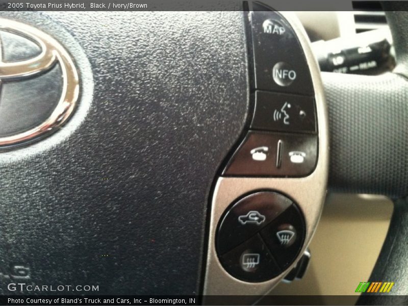 Controls of 2005 Prius Hybrid