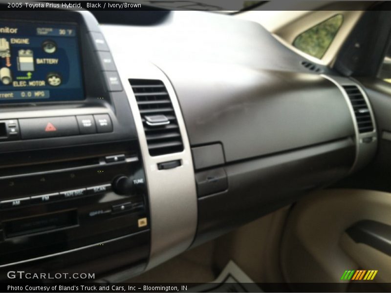 Black / Ivory/Brown 2005 Toyota Prius Hybrid