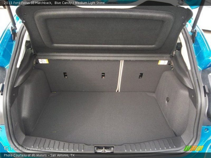 Blue Candy / Medium Light Stone 2013 Ford Focus SE Hatchback