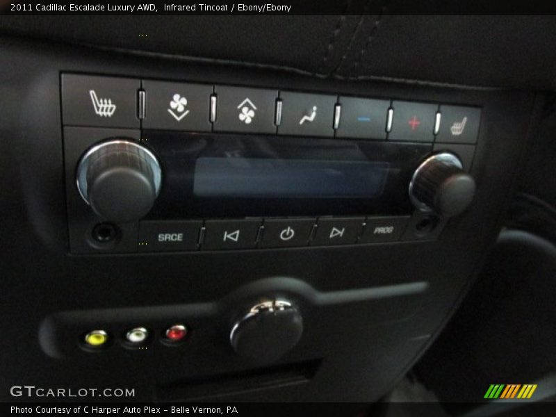 Controls of 2011 Escalade Luxury AWD