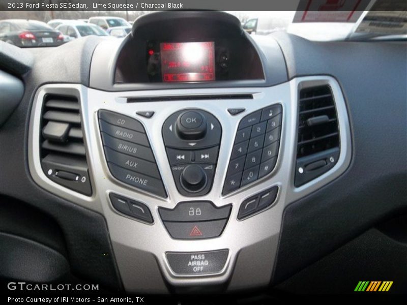 Lime Squeeze / Charcoal Black 2013 Ford Fiesta SE Sedan