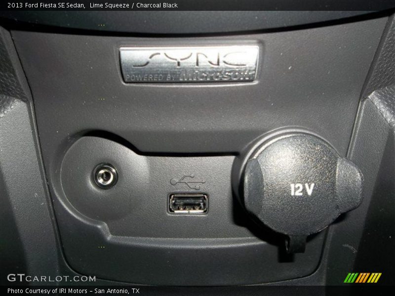 Lime Squeeze / Charcoal Black 2013 Ford Fiesta SE Sedan