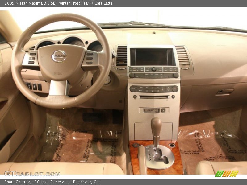 Dashboard of 2005 Maxima 3.5 SE