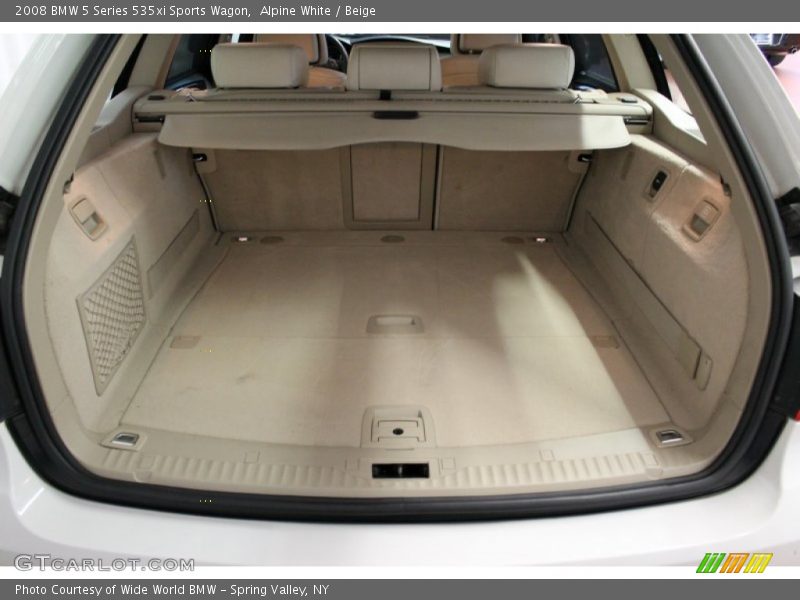 2008 5 Series 535xi Sports Wagon Trunk