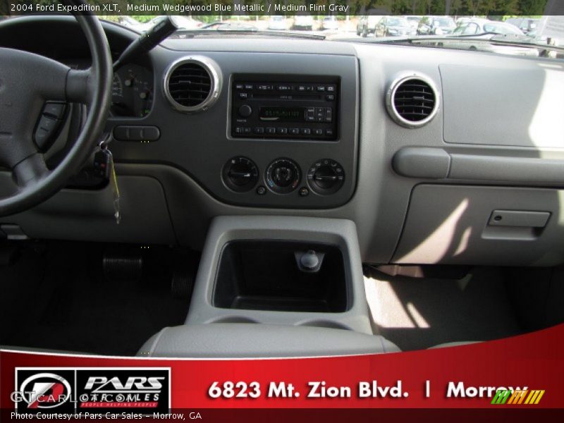 Medium Wedgewood Blue Metallic / Medium Flint Gray 2004 Ford Expedition XLT