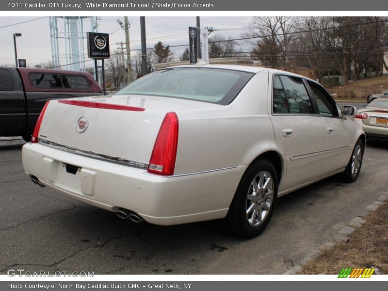 White Diamond Tricoat / Shale/Cocoa Accents 2011 Cadillac DTS Luxury