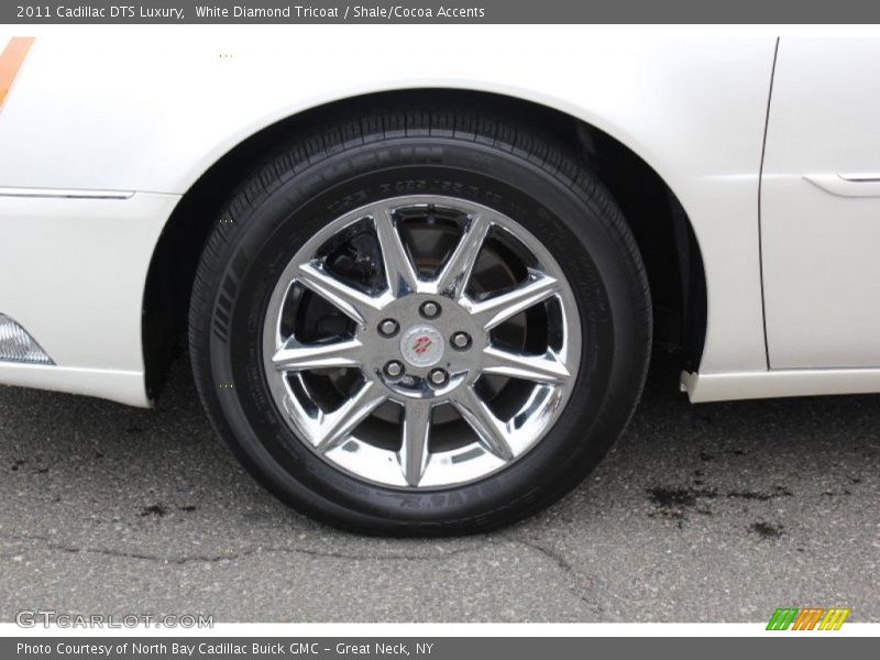 White Diamond Tricoat / Shale/Cocoa Accents 2011 Cadillac DTS Luxury