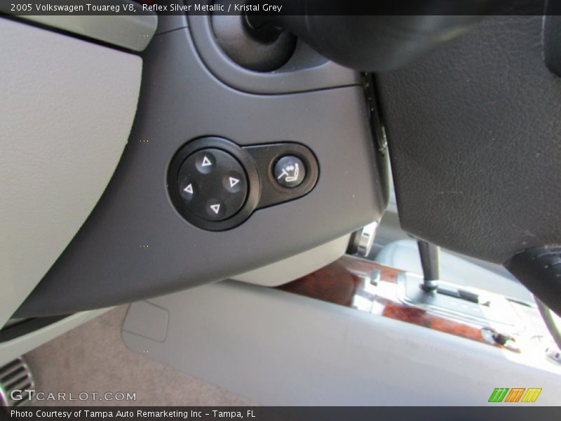 Reflex Silver Metallic / Kristal Grey 2005 Volkswagen Touareg V8