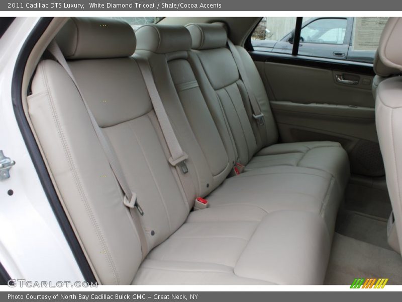 White Diamond Tricoat / Shale/Cocoa Accents 2011 Cadillac DTS Luxury