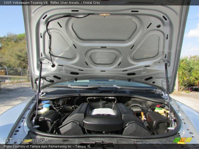 Reflex Silver Metallic / Kristal Grey 2005 Volkswagen Touareg V8