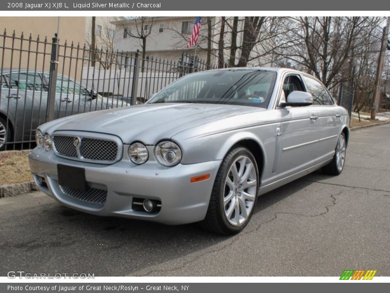 Front 3/4 View of 2008 XJ XJ8 L