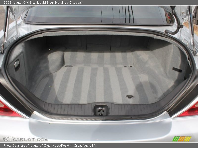  2008 XJ XJ8 L Trunk