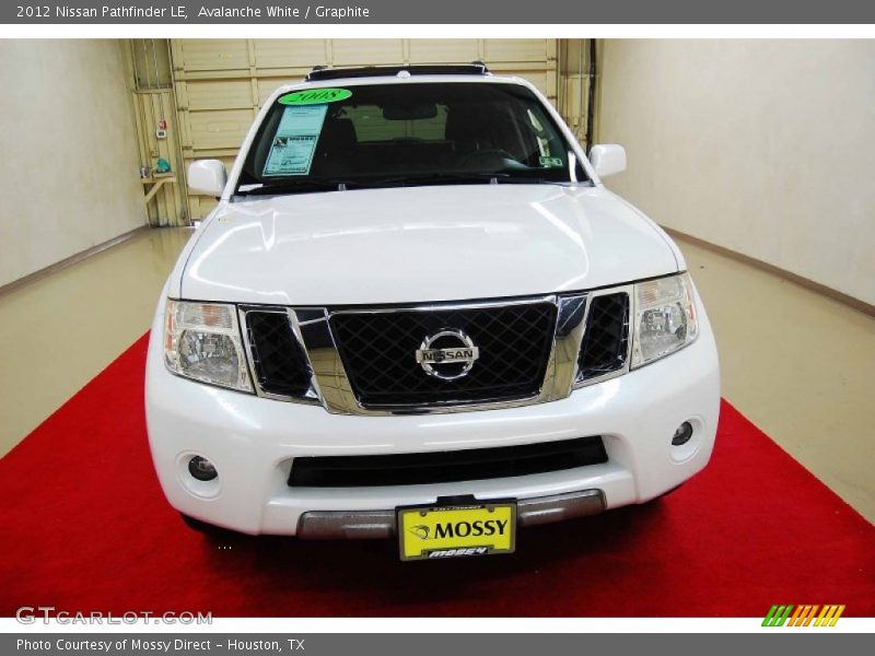 Avalanche White / Graphite 2012 Nissan Pathfinder LE