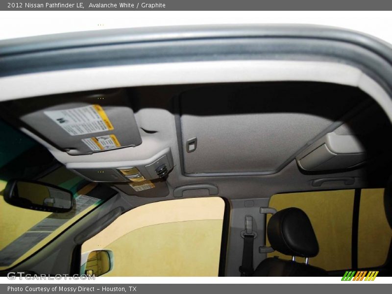 Avalanche White / Graphite 2012 Nissan Pathfinder LE