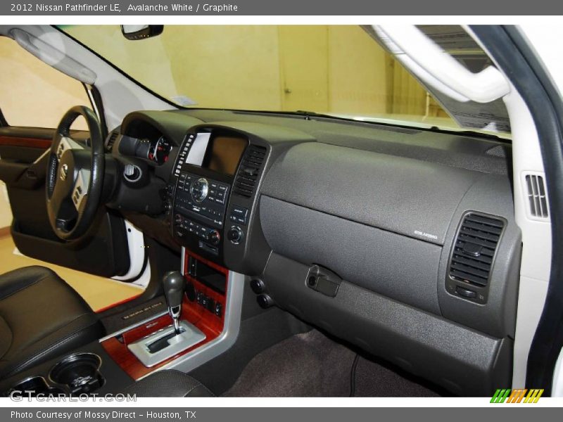 Avalanche White / Graphite 2012 Nissan Pathfinder LE