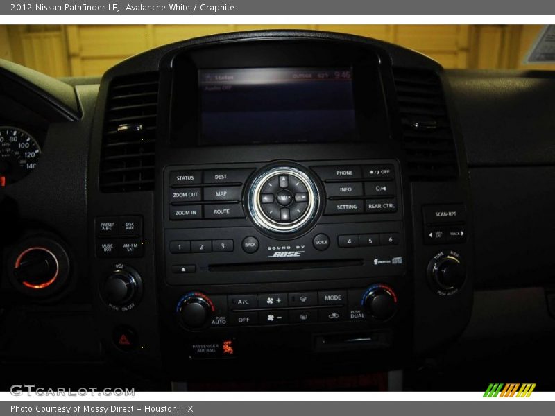 Avalanche White / Graphite 2012 Nissan Pathfinder LE