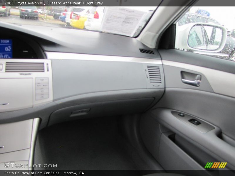 Blizzard White Pearl / Light Gray 2005 Toyota Avalon XL