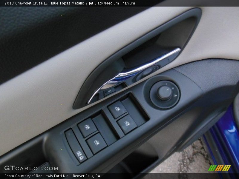 Blue Topaz Metallic / Jet Black/Medium Titanium 2013 Chevrolet Cruze LS