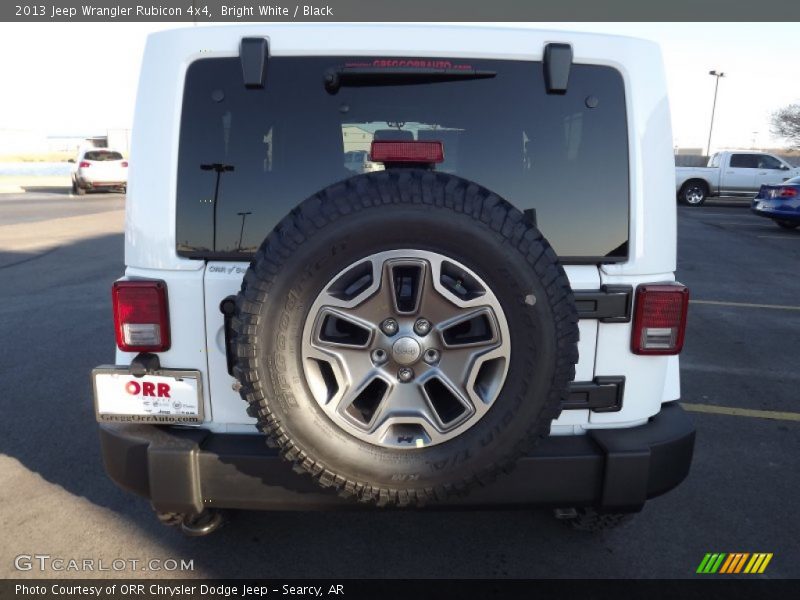 Bright White / Black 2013 Jeep Wrangler Rubicon 4x4