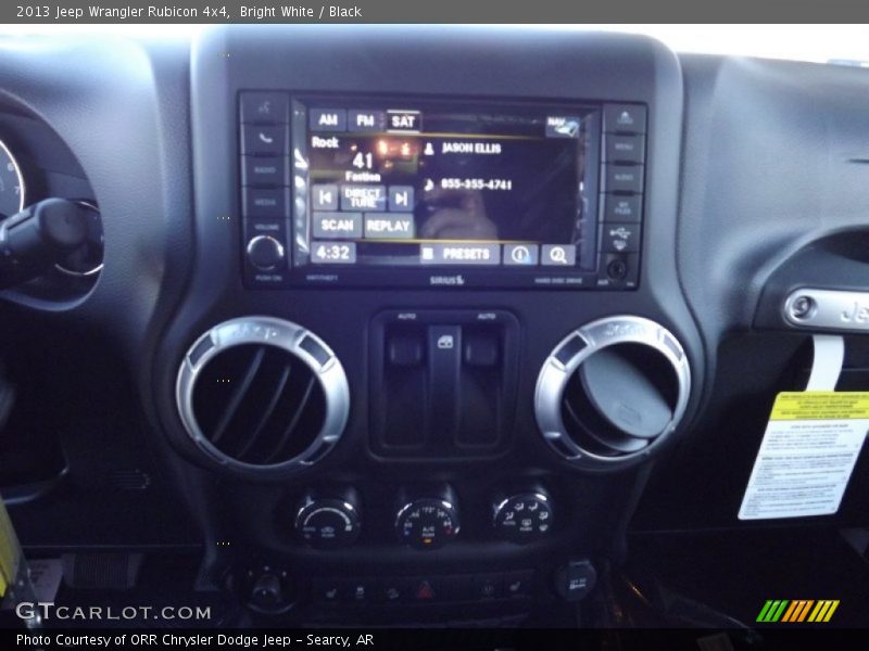 Bright White / Black 2013 Jeep Wrangler Rubicon 4x4