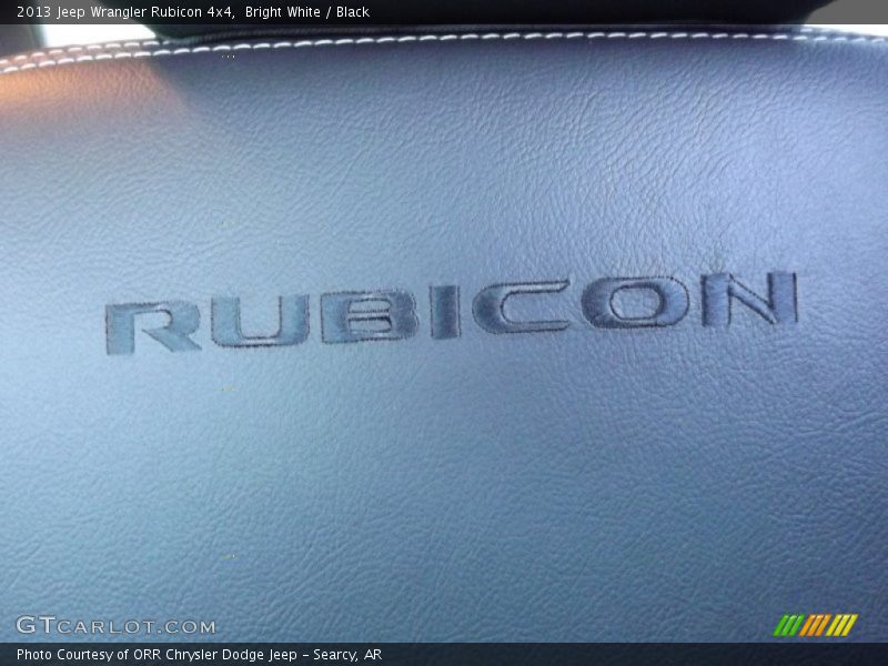Bright White / Black 2013 Jeep Wrangler Rubicon 4x4