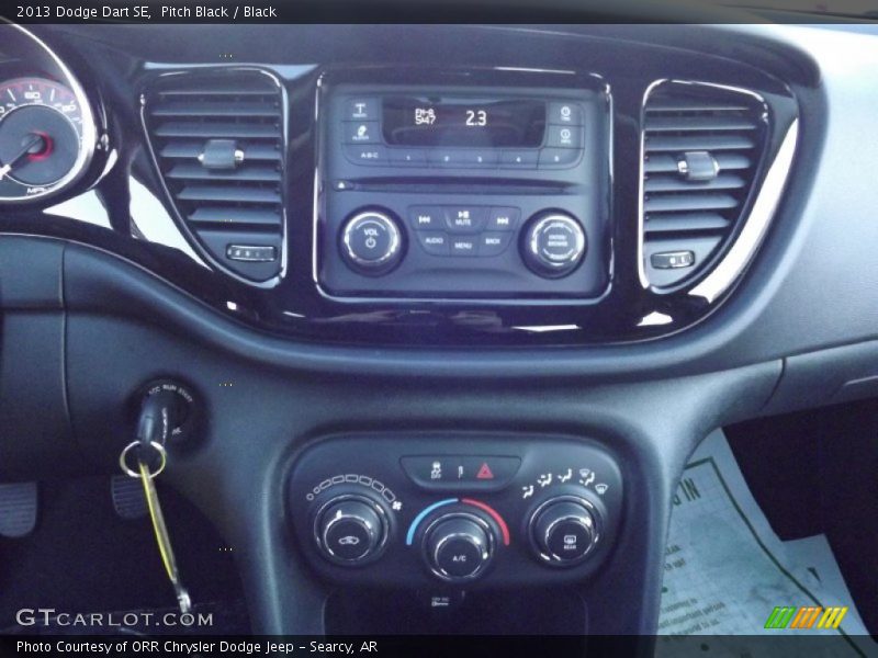 Pitch Black / Black 2013 Dodge Dart SE