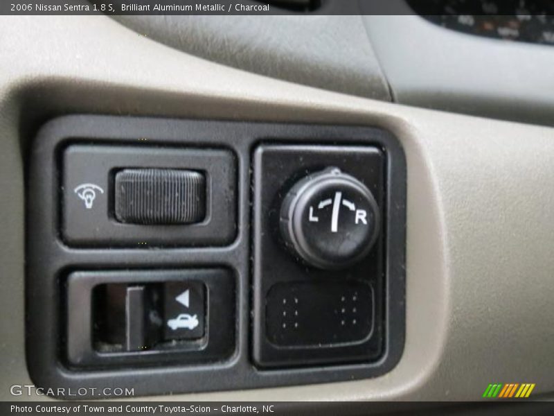 Brilliant Aluminum Metallic / Charcoal 2006 Nissan Sentra 1.8 S