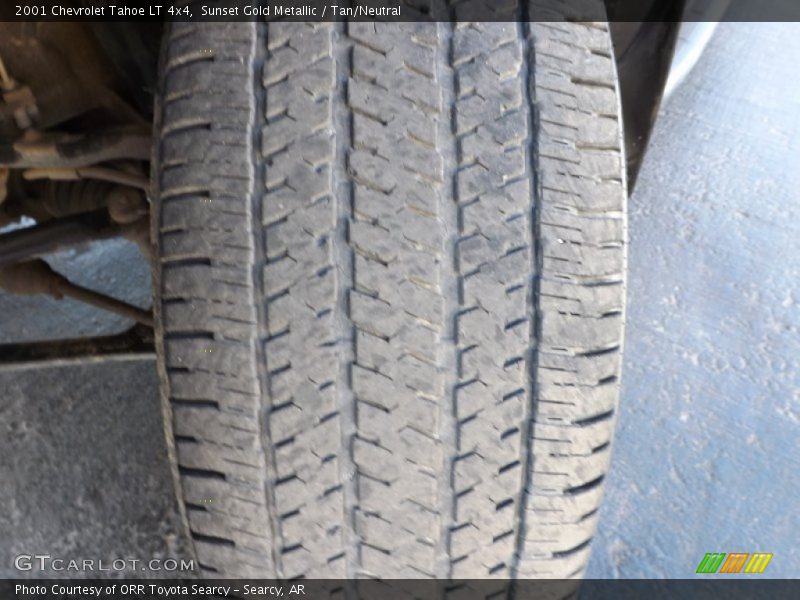 Sunset Gold Metallic / Tan/Neutral 2001 Chevrolet Tahoe LT 4x4