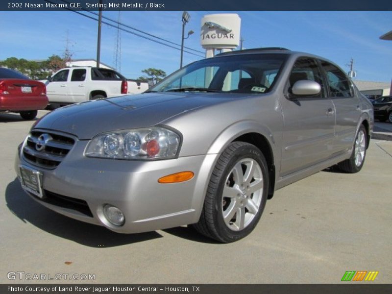 Front 3/4 View of 2002 Maxima GLE