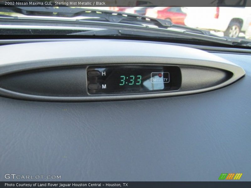 Sterling Mist Metallic / Black 2002 Nissan Maxima GLE