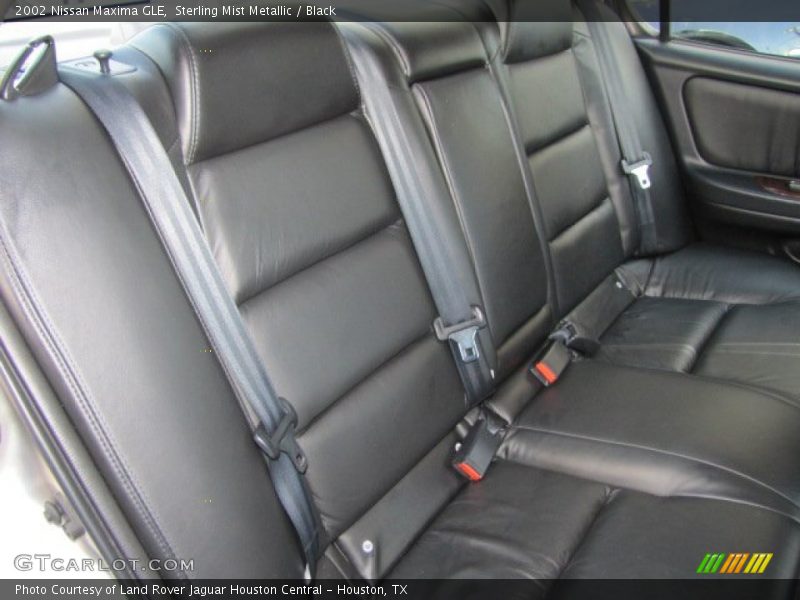 Sterling Mist Metallic / Black 2002 Nissan Maxima GLE