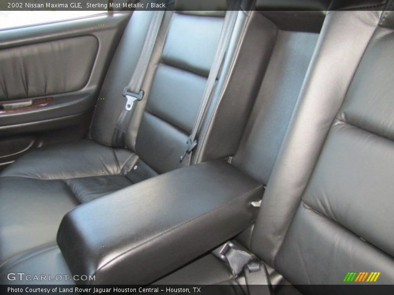 Sterling Mist Metallic / Black 2002 Nissan Maxima GLE