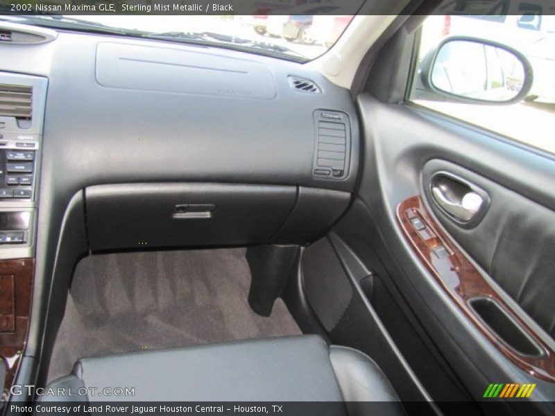 Sterling Mist Metallic / Black 2002 Nissan Maxima GLE