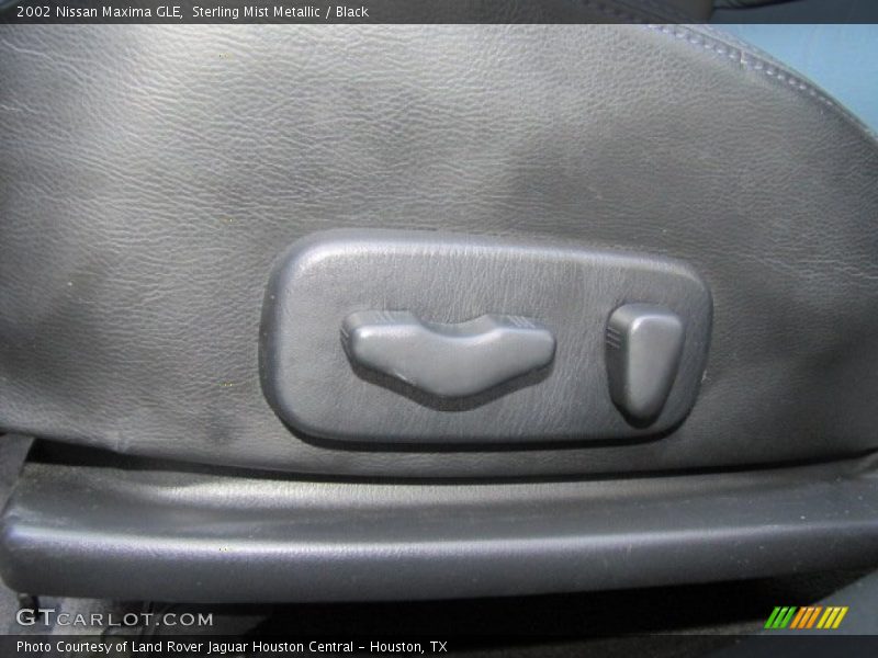 Sterling Mist Metallic / Black 2002 Nissan Maxima GLE