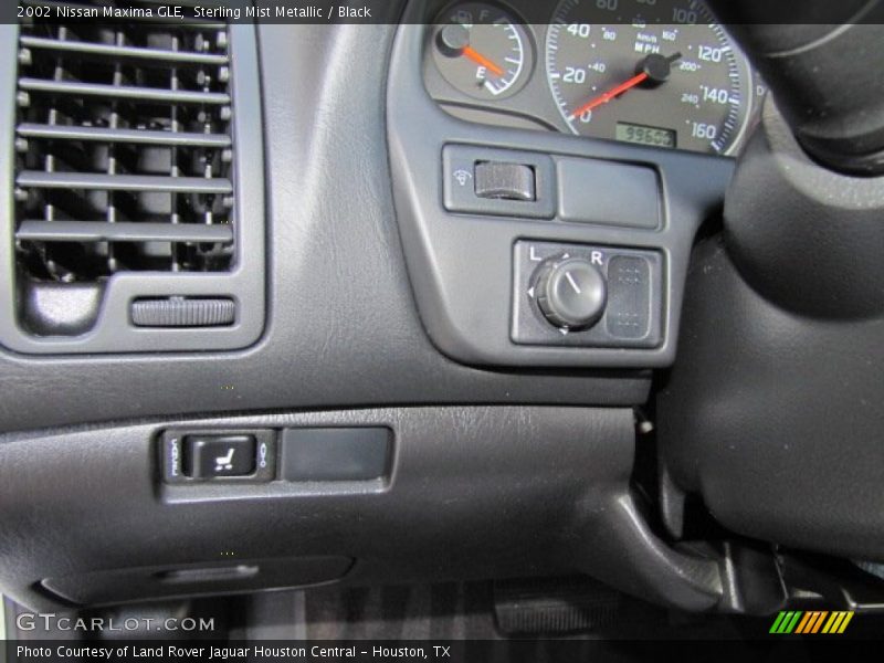 Sterling Mist Metallic / Black 2002 Nissan Maxima GLE