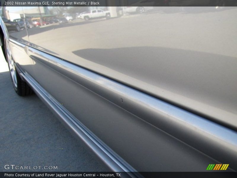 Sterling Mist Metallic / Black 2002 Nissan Maxima GLE
