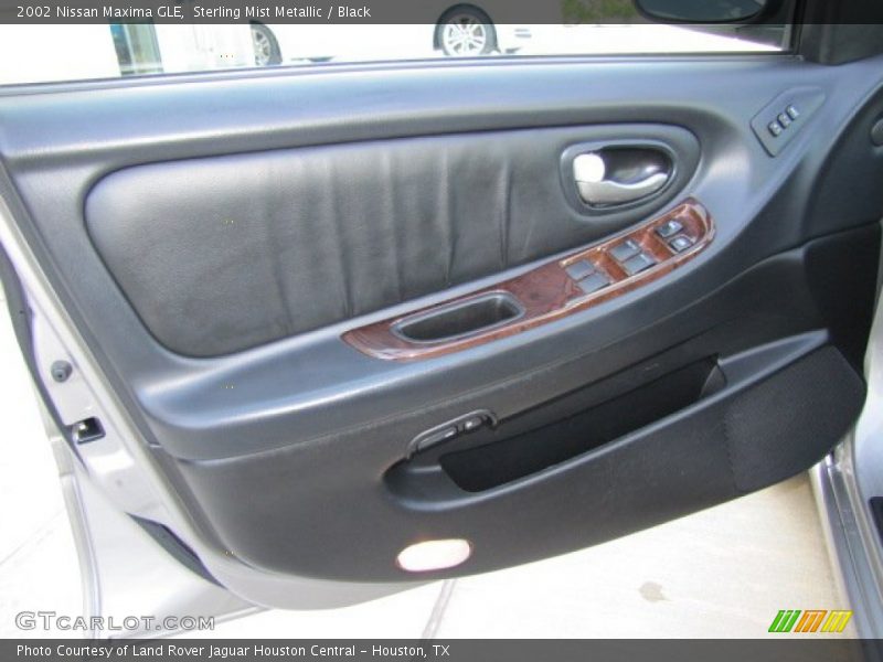 Sterling Mist Metallic / Black 2002 Nissan Maxima GLE
